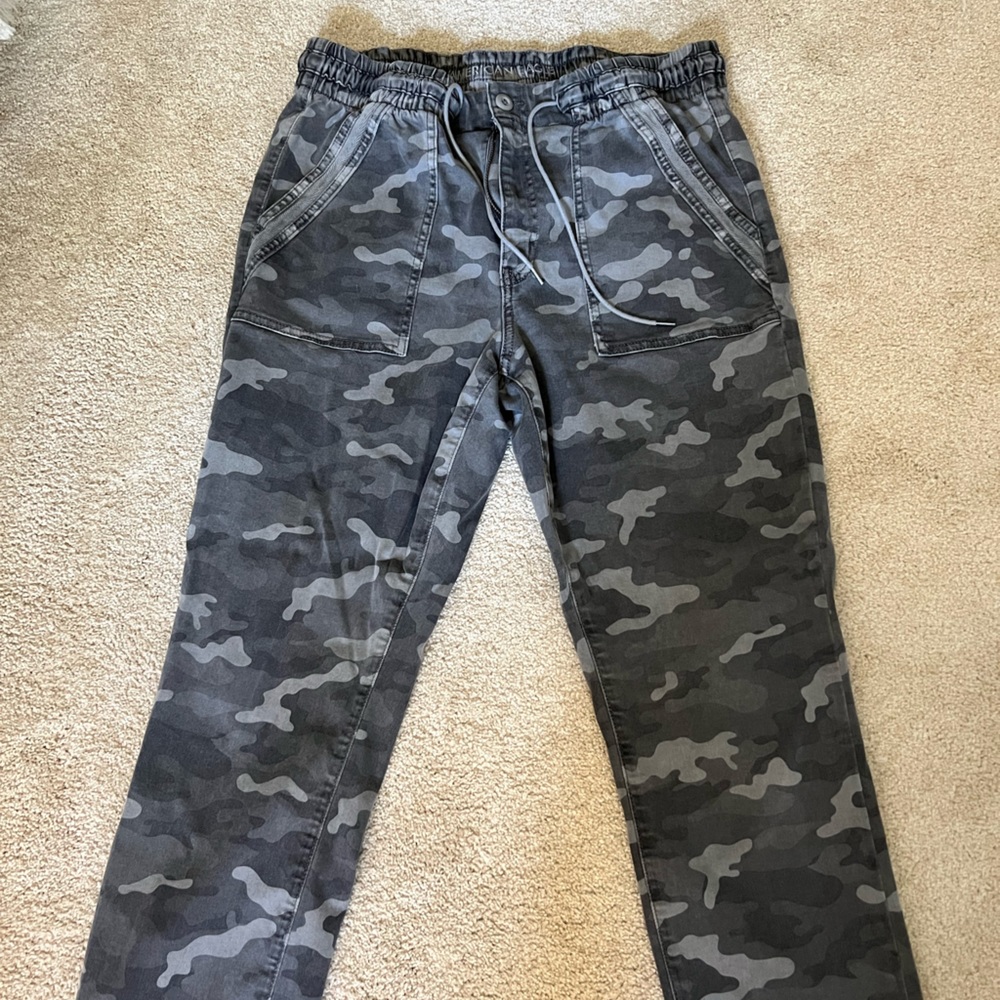 Gray camo American Eagle Pants